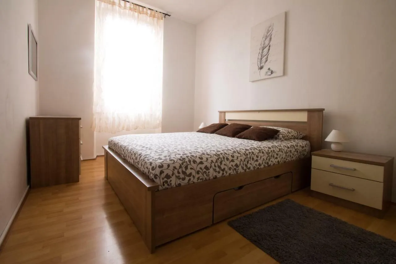 Apartment Eva Póla